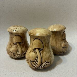 Arnel’s Vintage Tan Mushroom Ceramic Salt and Pepper Shakers (Set of 3)
